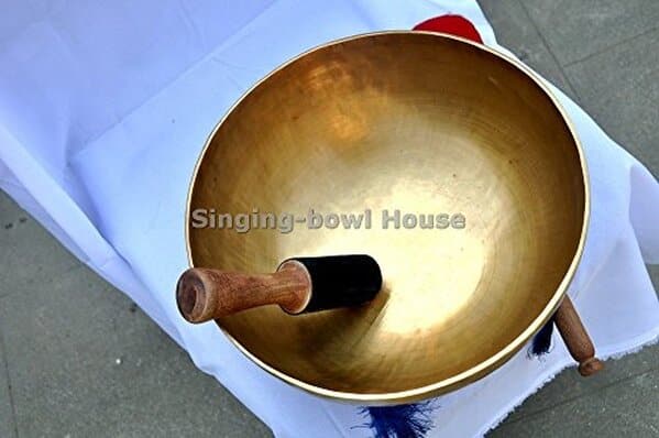 Explorez notre test du bol tibétain chantant D-chakra Master : un outil parfait pour votre méditation, offrant une expérience unique de sonorité pour équilibrer votre énergie et harmoniser vos chakras.